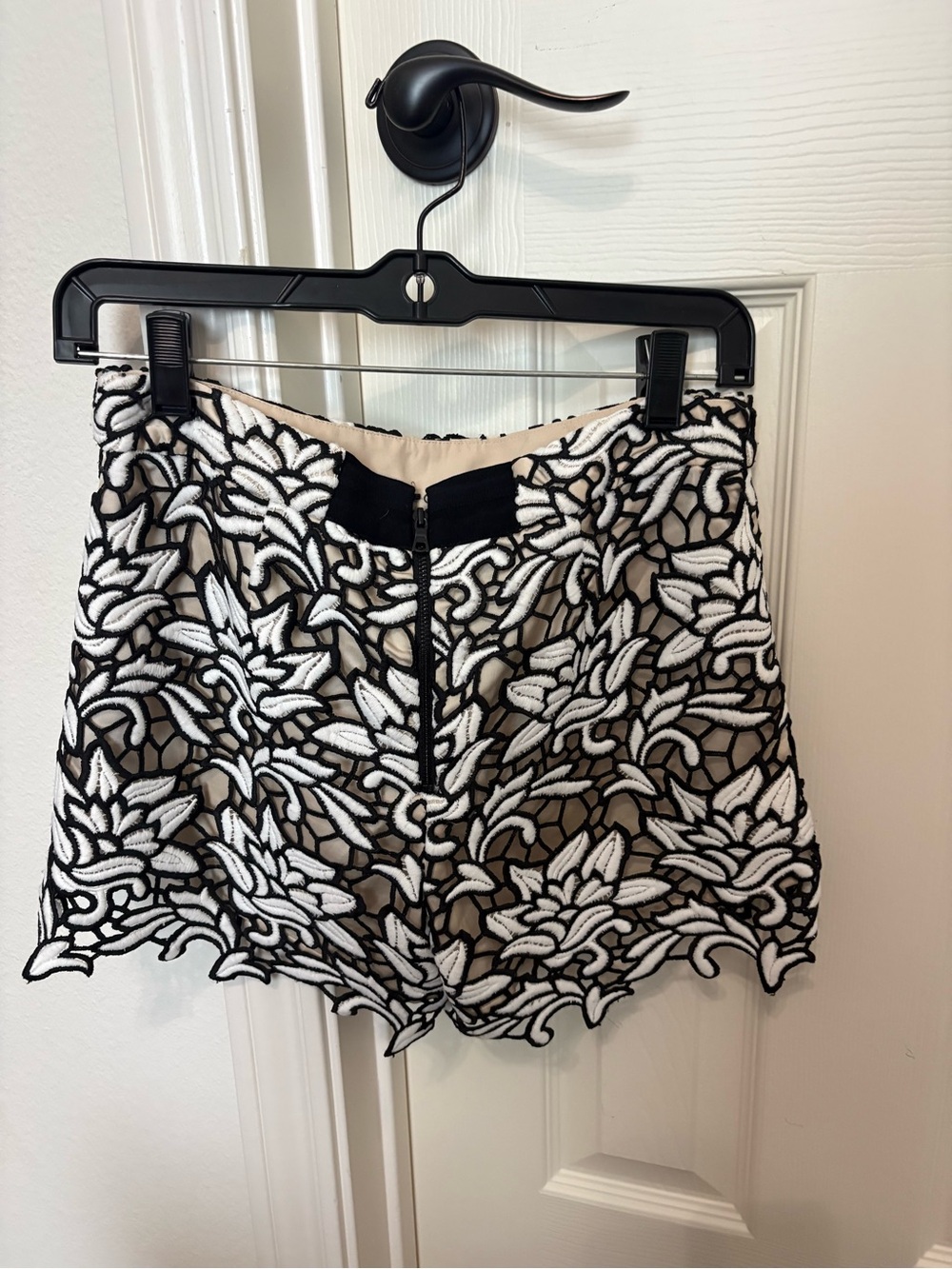 Alice + Olivia Black and White Floral Lace Overlay Skort - Picture 2 of 5